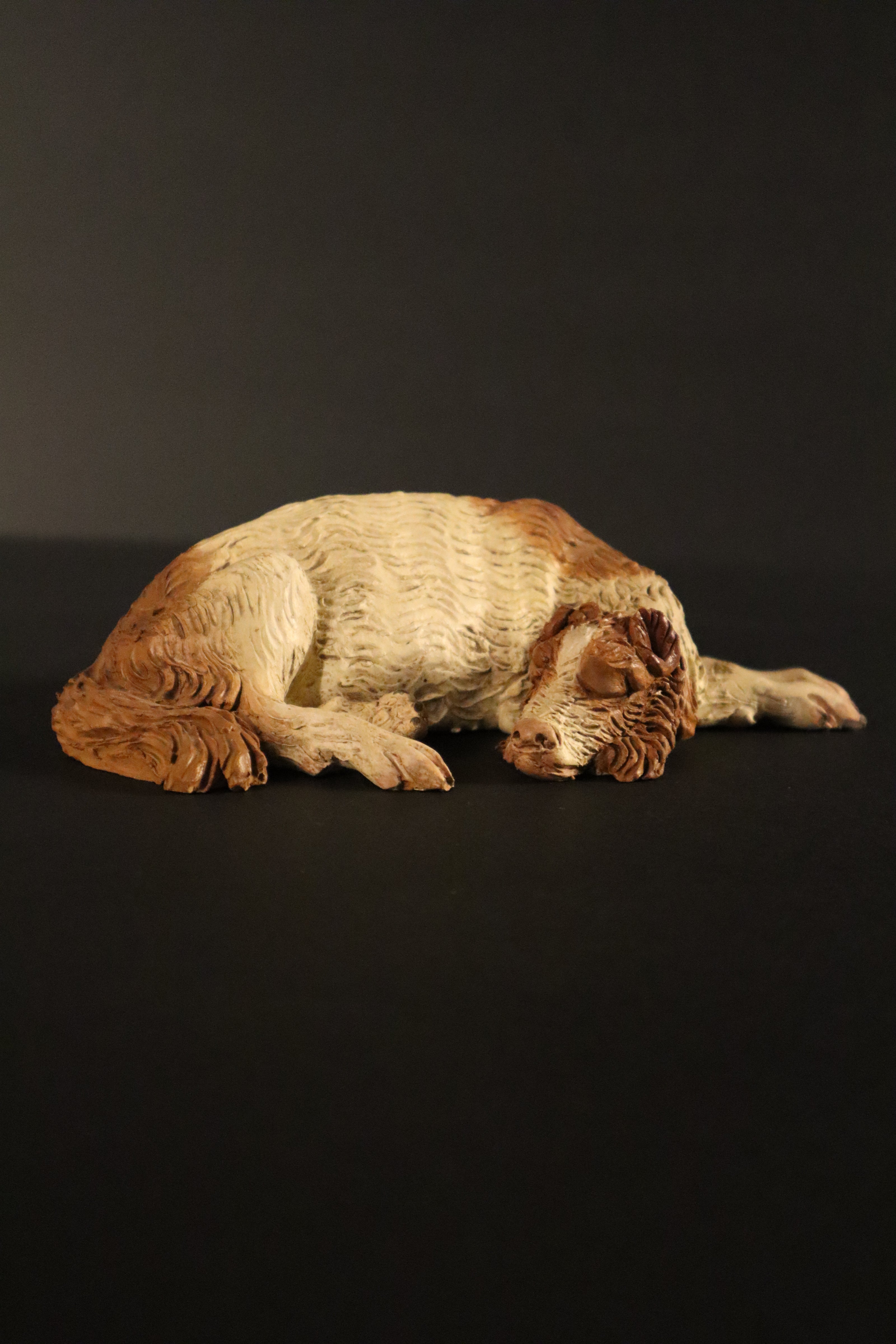 Cane che dorme per figure da 38cm