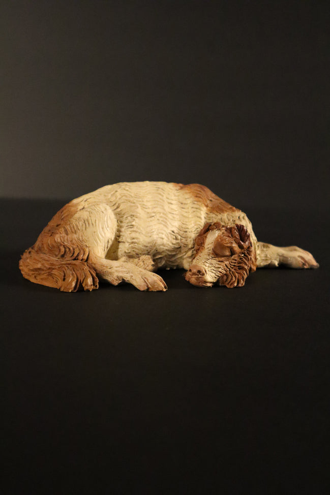 Cane che dorme per figure da 38cm