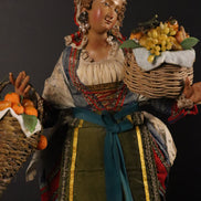 Giovane venditrice di frutta