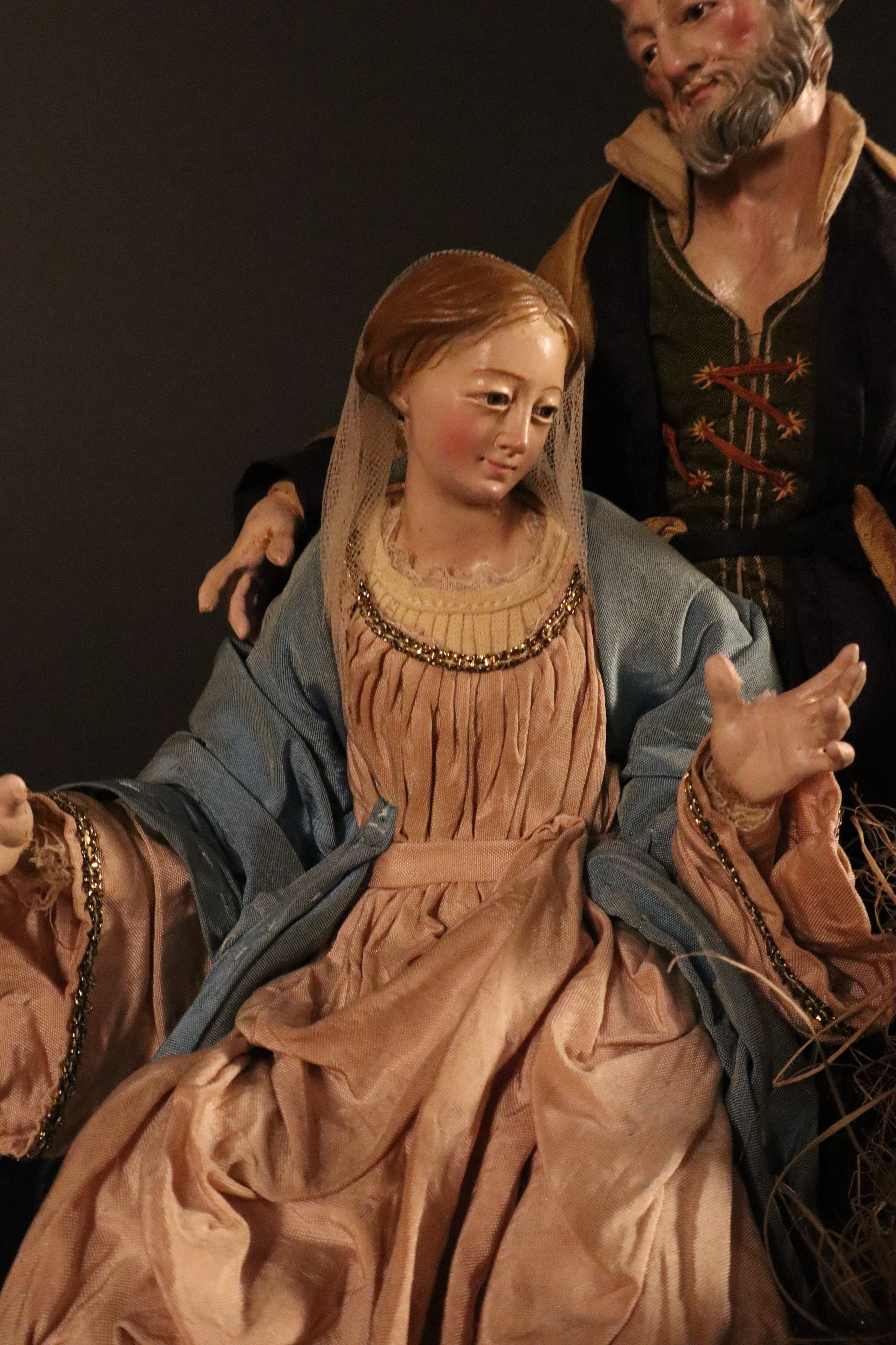 Natività 27cm su base oro e legno