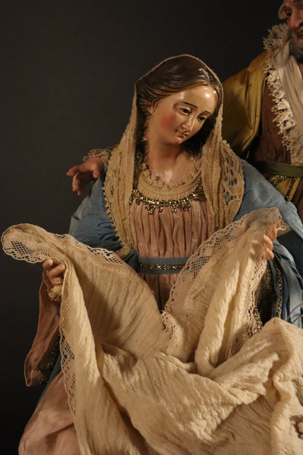 Natività 33cm con base in legno oro