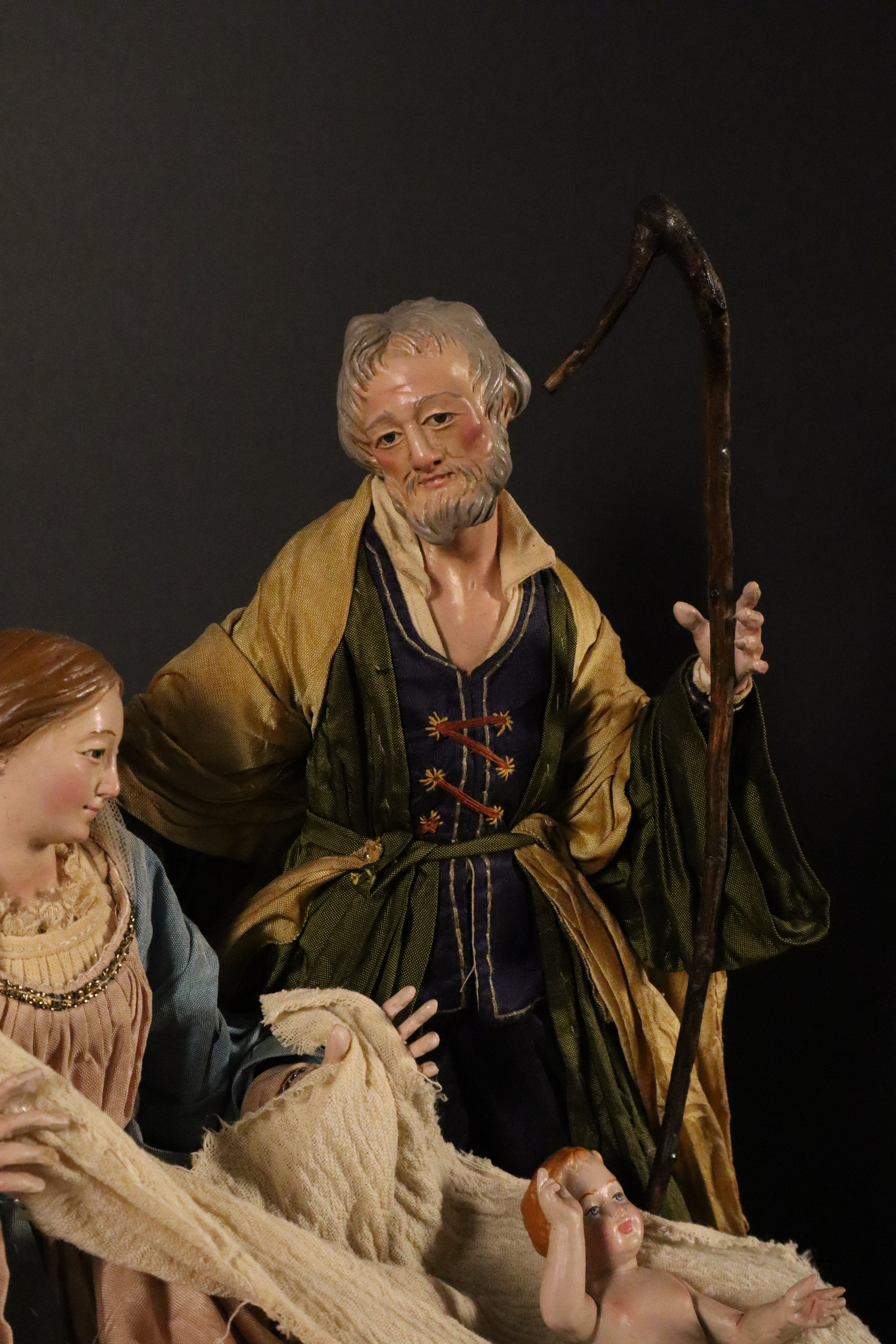 Natività cm 27 base in legno oro