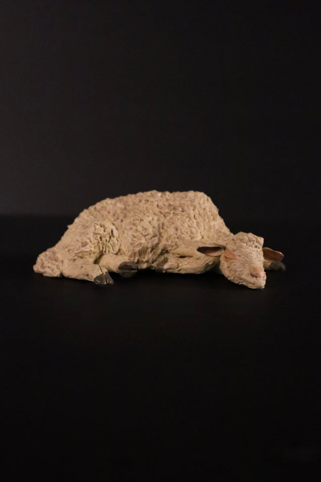 Pecora che dorme per figure da 30cm